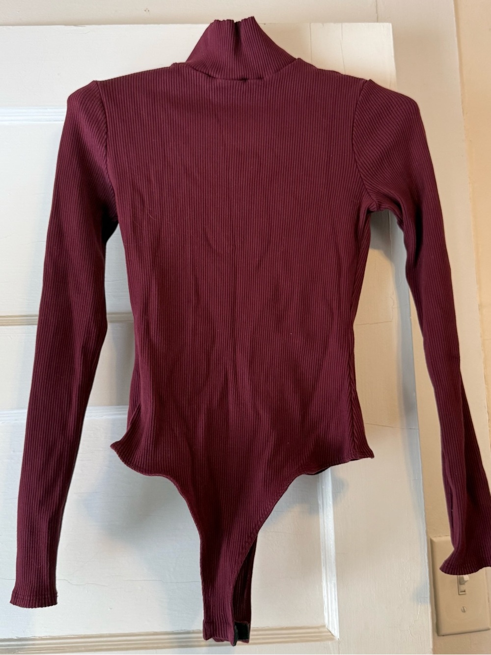 Lulu’s Ribbed Mock Neck Bodysuit Medium